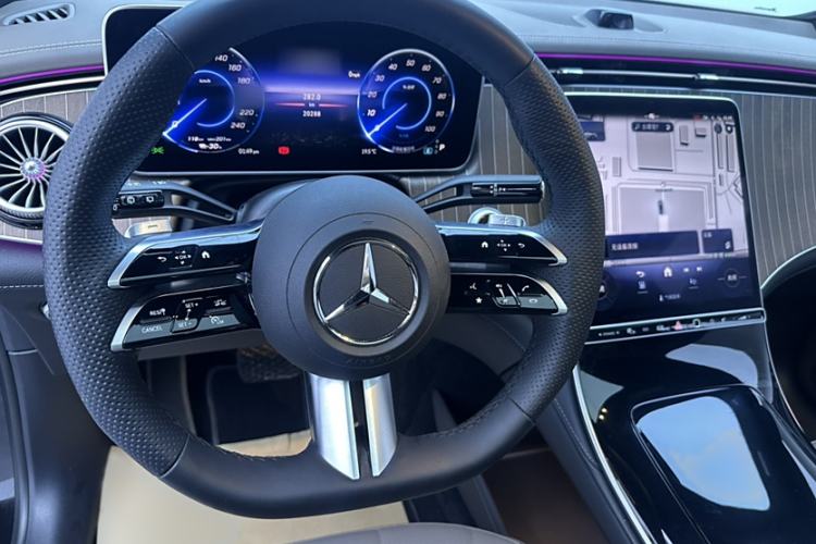Used Mercedes-Benz EQE SUV 2024 500 4MATIC Luxury Edition Interior 9