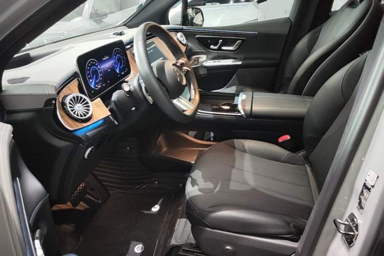 Used Mercedes-Benz EQE SUV 2024 350 4MATIC Luxury Edition Left Front Seat