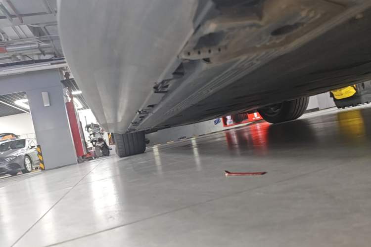 Used Mercedes-Benz EQE SUV 2024 500 4MATIC Pioneer Edition Left Side Sill