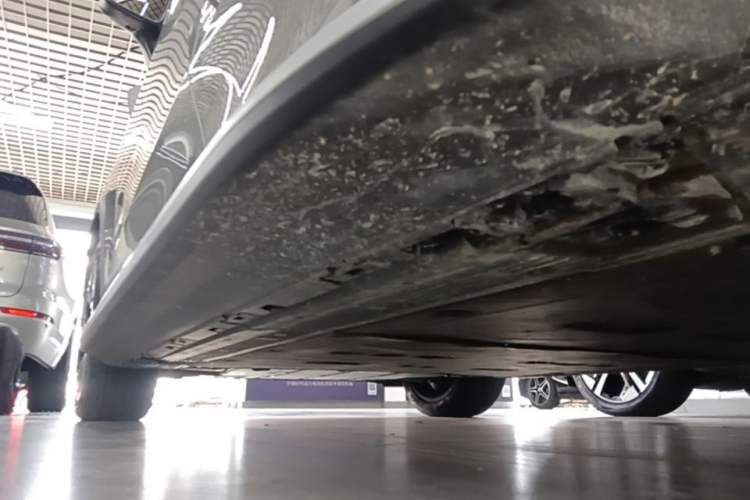 Used Mercedes-Benz EQE SUV 2024 350 4MATIC Luxury Edition Left Side Sill