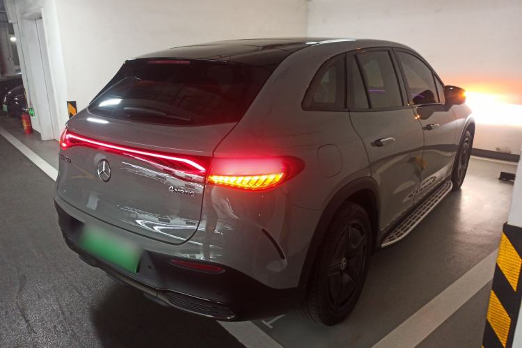 Used Mercedes-Benz EQE SUV 2024 500 4MATIC Flagship Edition Rear Right 45 Deg