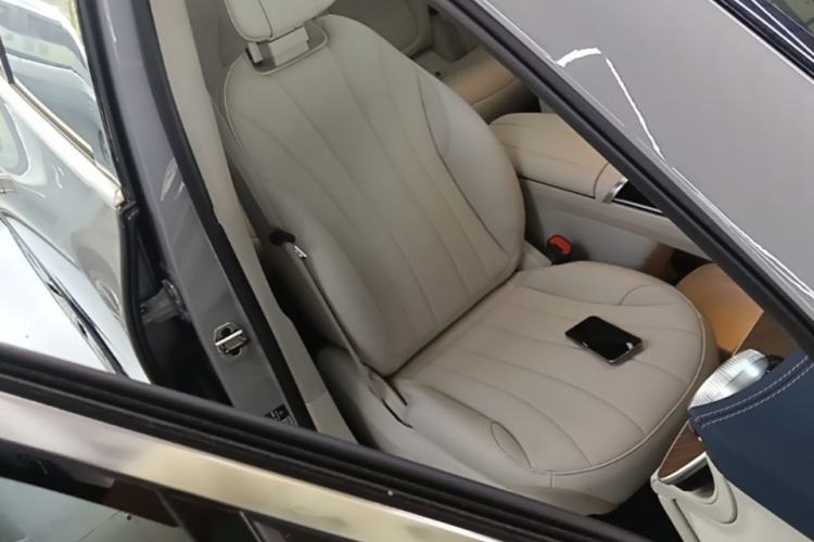 Used Mercedes-Benz EQE SUV 2024 350 4MATIC Luxury Edition Right Front Seat
