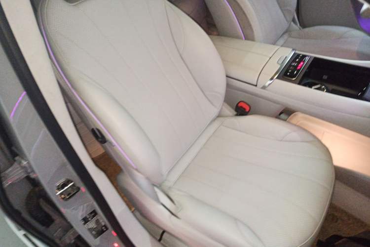 Used Mercedes-Benz EQE SUV 2024 500 4MATIC Flagship Edition Right Front Seat