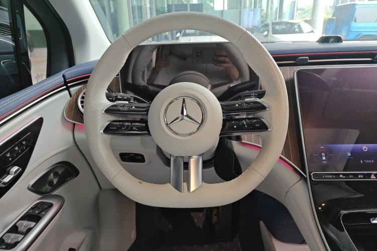 Used Mercedes-Benz EQE SUV 2024 350 4MATIC Luxury Edition Steering Wheel