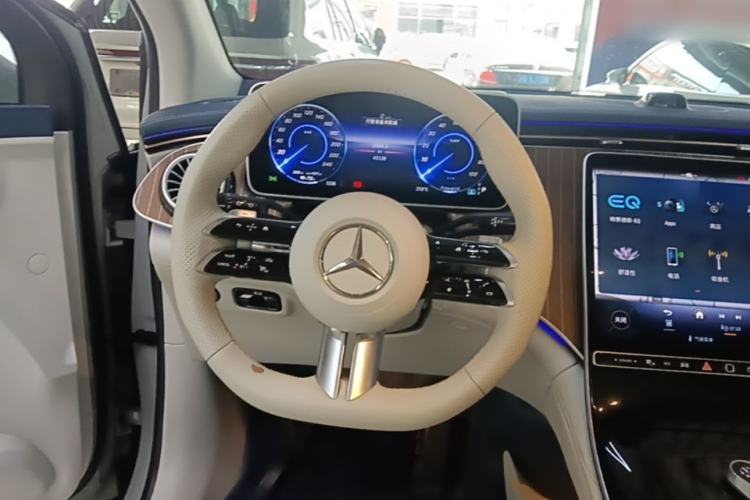 Used Mercedes-Benz EQE SUV 2024 350 4MATIC Luxury Edition Steering Wheel