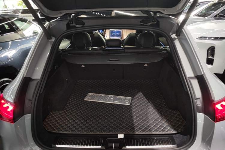 Used Mercedes-Benz EQE SUV 2024 350 4MATIC Luxury Edition Trunk