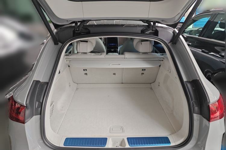Used Mercedes-Benz EQE SUV 2024 350 4MATIC Luxury Edition Trunk