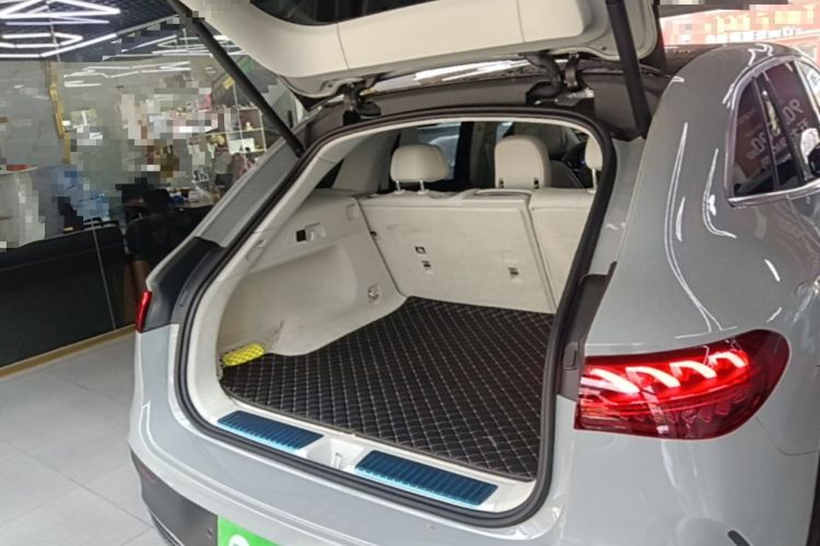 Used Mercedes-Benz EQE SUV 2024 350 4MATIC Luxury Edition Trunk