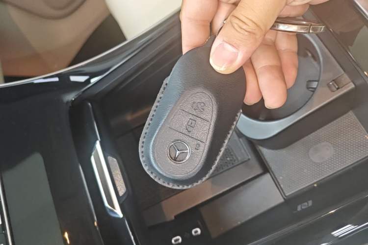 Used Mercedes-Benz EQE SUV 2024 500 4MATIC Pioneer Edition Vehicle Key