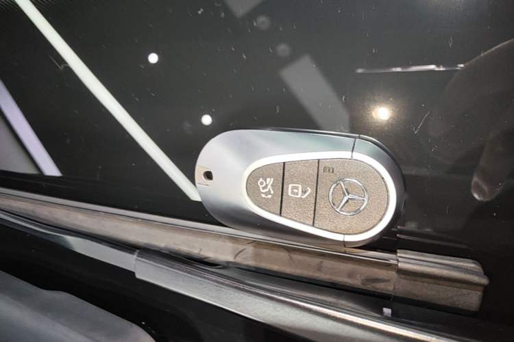 Used Mercedes-Benz EQE SUV 2024 350 4MATIC Luxury Edition Vehicle Key