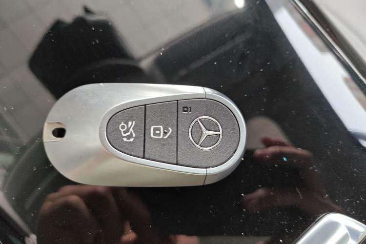 Used Mercedes-Benz EQE SUV 2024 350 4MATIC Luxury Edition Vehicle Key