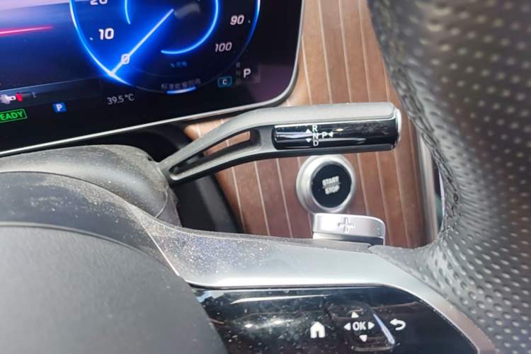 Used Mercedes-Benz EQE SUV 2024 500 4MATIC Pioneer Edition Gear Lever