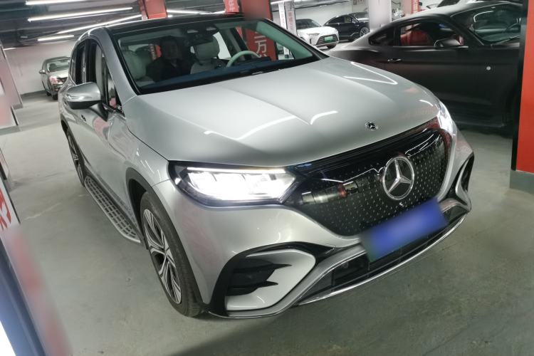 Used Mercedes-Benz EQE SUV 2024 500 4MATIC Luxury Edition Front Right 45 Deg