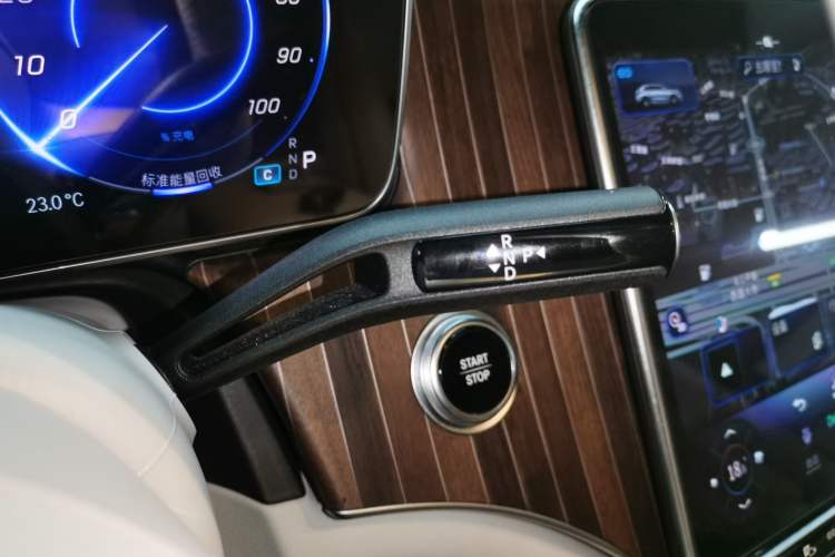 Used Mercedes-Benz EQE SUV 2024 500 4MATIC Luxury Edition Gear Lever
