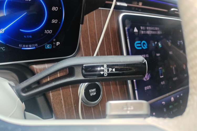 Used Mercedes-Benz EQE SUV 2024 350 4MATIC Luxury Edition Gear Lever