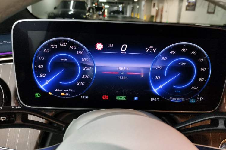 Used Mercedes-Benz EQE SUV 2024 500 4MATIC Luxury Edition Instrument Cluster