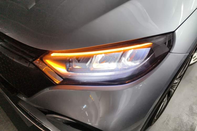 Used Mercedes-Benz EQE SUV 2024 500 4MATIC Luxury Edition Left Front Headlight