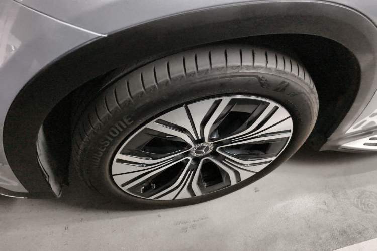Used Mercedes-Benz EQE SUV 2024 500 4MATIC Luxury Edition Left Front Wheel Hub