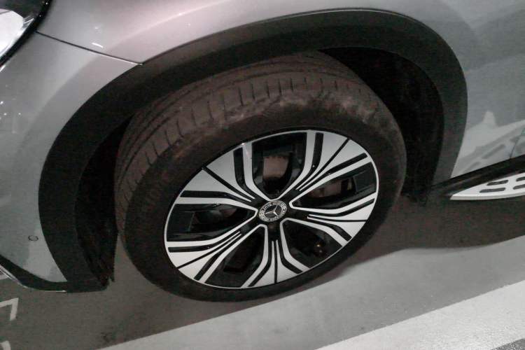 Used Mercedes-Benz EQE SUV 2024 350 4MATIC Luxury Edition Left Front Wheel Hub