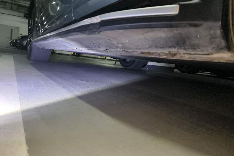 Used Mercedes-Benz EQE SUV 2024 350 4MATIC Luxury Edition Left Side Sill