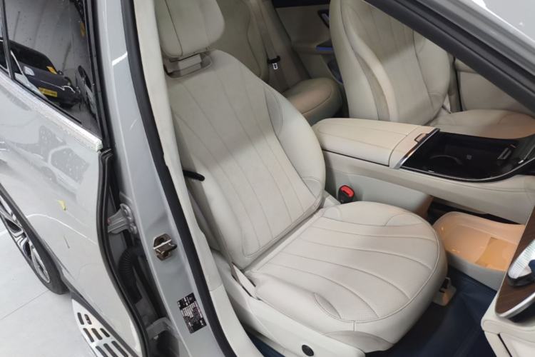 Used Mercedes-Benz EQE SUV 2024 350 4MATIC Luxury Edition Right Front Seat