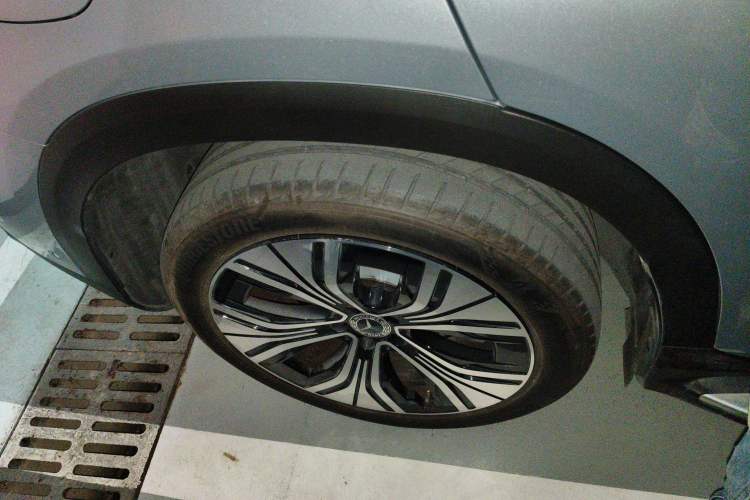 Used Mercedes-Benz EQE SUV 2024 500 4MATIC Luxury Edition Right Rear Wheel Hub