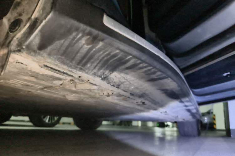 Used Mercedes-Benz EQE SUV 2024 350 4MATIC Luxury Edition Right Side Sill