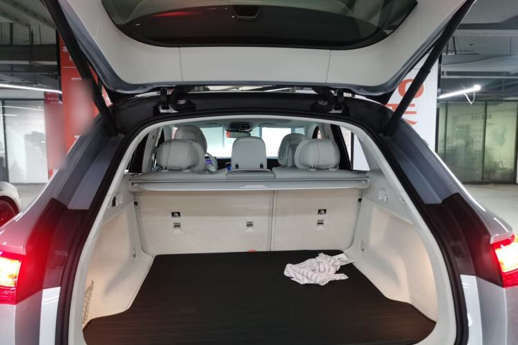 Used Mercedes-Benz EQE SUV 2024 500 4MATIC Luxury Edition Trunk