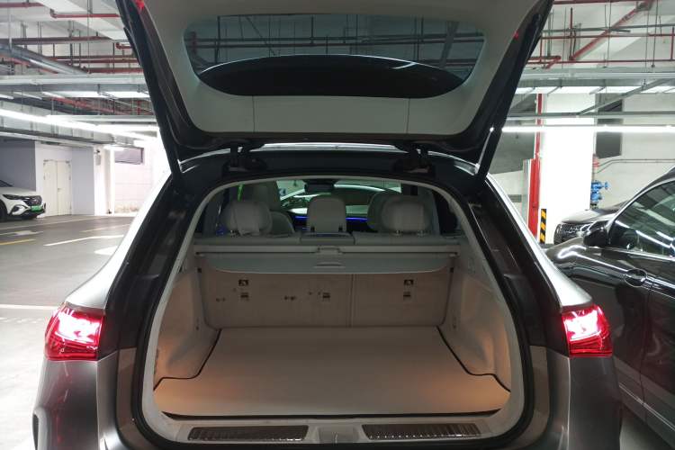 Used Mercedes-Benz EQE SUV 2024 500 4MATIC Flagship Edition Trunk