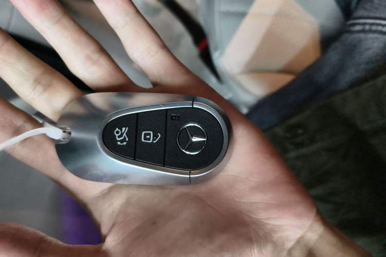 Used Mercedes-Benz EQE SUV 2024 500 4MATIC Luxury Edition Vehicle Key