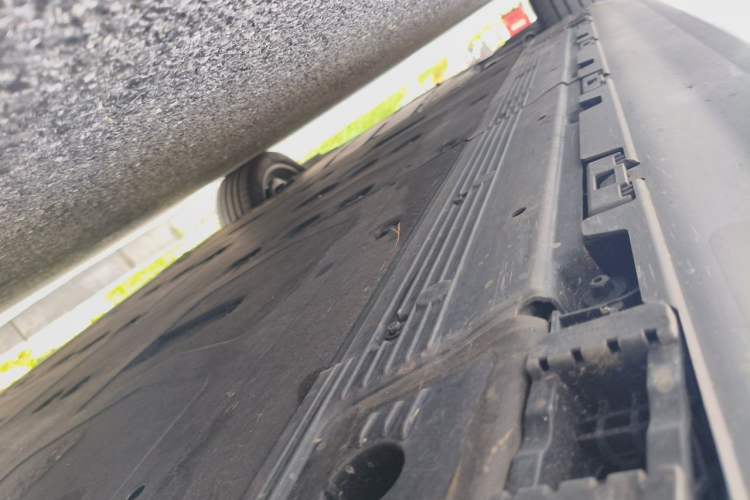 Used Mercedes-Benz EQE SUV 2024 500 4MATIC Pioneer Edition Chassis Front Left
