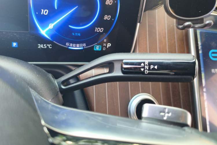 Used Mercedes-Benz EQE SUV 2024 500 4MATIC Pioneer Edition Gear Lever
