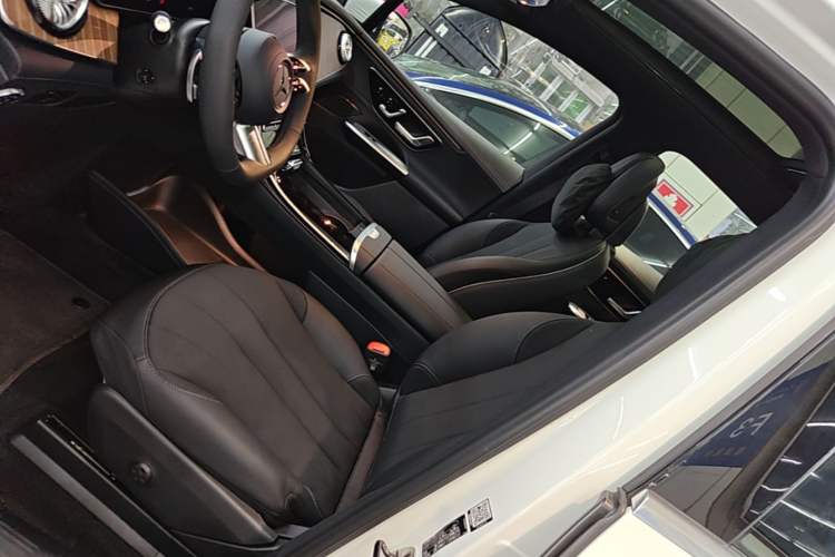Used Mercedes-Benz EQE SUV 2024 500 4MATIC Luxury Edition Left Front Seat