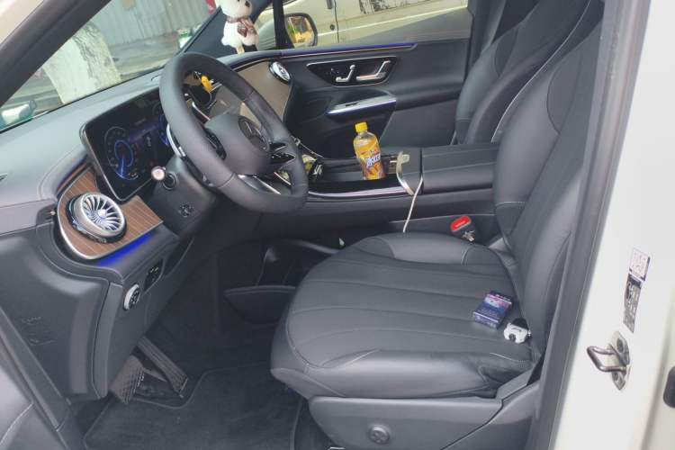 Used Mercedes-Benz EQE SUV 2024 500 4MATIC Pioneer Edition Left Front Seat