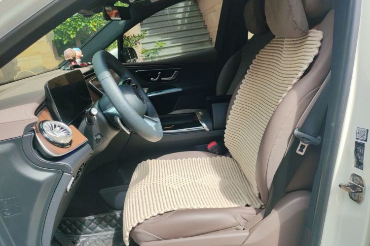 Used Mercedes-Benz EQE SUV 2024 350 4MATIC Luxury Edition Left Front Seat
