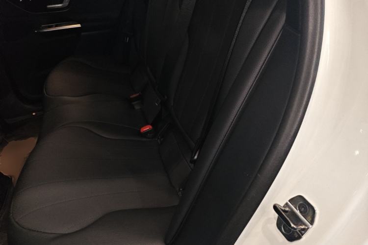 Used Mercedes-Benz EQE SUV 2024 500 4MATIC Luxury Edition Left Rear Seat