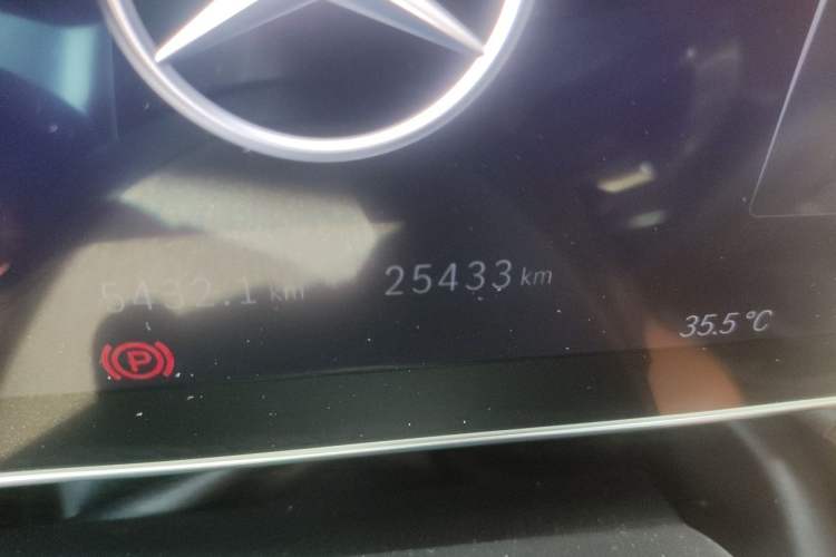 Used Mercedes-Benz EQE SUV 2024 350 4MATIC Luxury Edition Odometer Close Up
