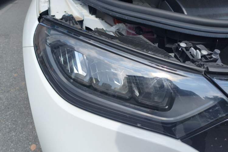 Used Mercedes-Benz EQE SUV 2024 500 4MATIC Pioneer Edition Right Front Headlight