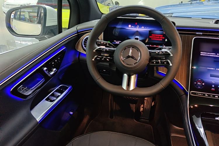 Used Mercedes-Benz EQE SUV 2024 500 4MATIC Luxury Edition Steering Wheel