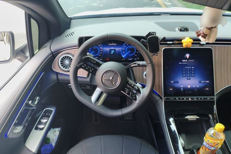 Used Mercedes-Benz EQE SUV 2024 500 4MATIC Pioneer Edition Steering Wheel