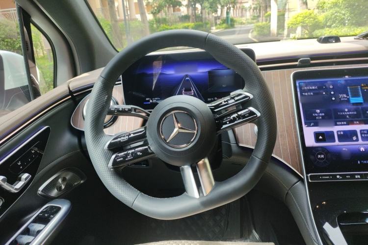 Used Mercedes-Benz EQE SUV 2024 350 4MATIC Luxury Edition Steering Wheel