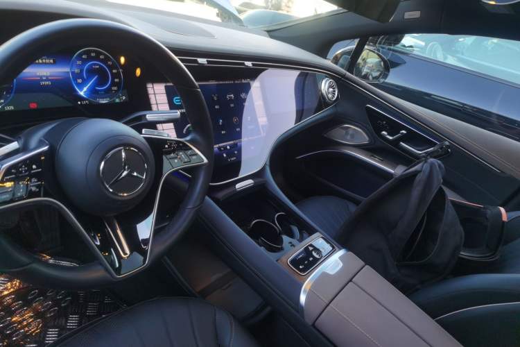 Used Mercedes-Benz EQS 2022 Updated Version 450+ Pioneer Edition Audio And AC Panel