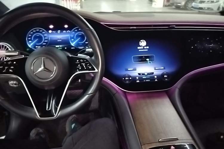 Used Mercedes-Benz EQS 2022 Updated Version 450+ Pioneer Edition Center Console