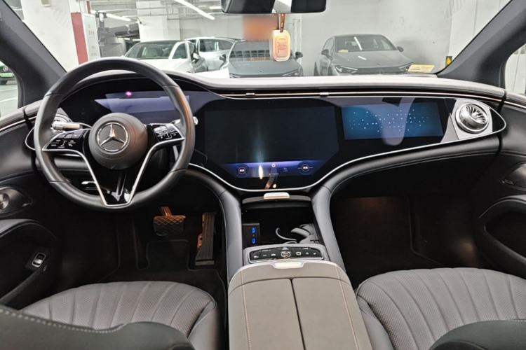 Used Mercedes-Benz EQS 2022 450+ Luxury Edition Center Console