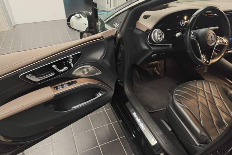 Used Mercedes-Benz EQS 2022 580 4MATIC Driver Seat