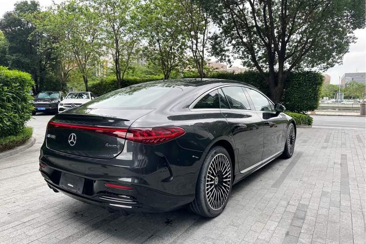 Used Mercedes-Benz EQS 2022 Updated 580 4MATIC Exterior 5