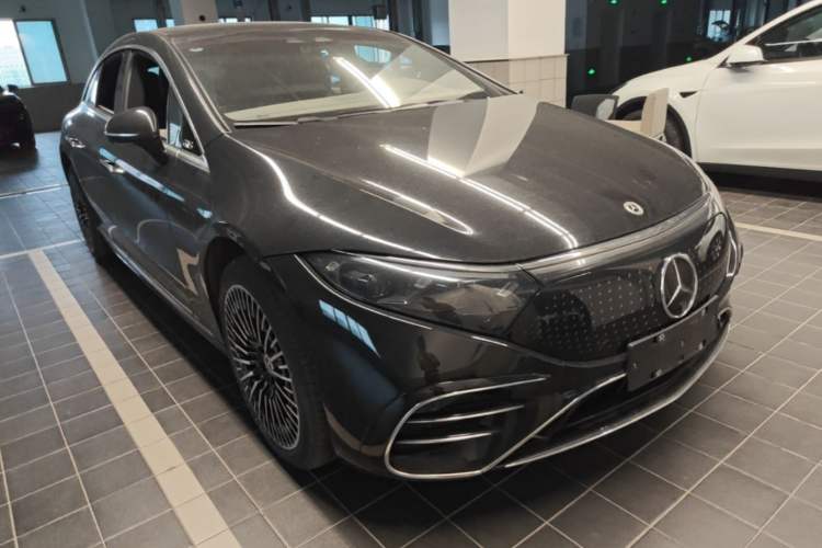 Used Mercedes-Benz EQS 2022 580 4MATIC Front Right 45 Deg