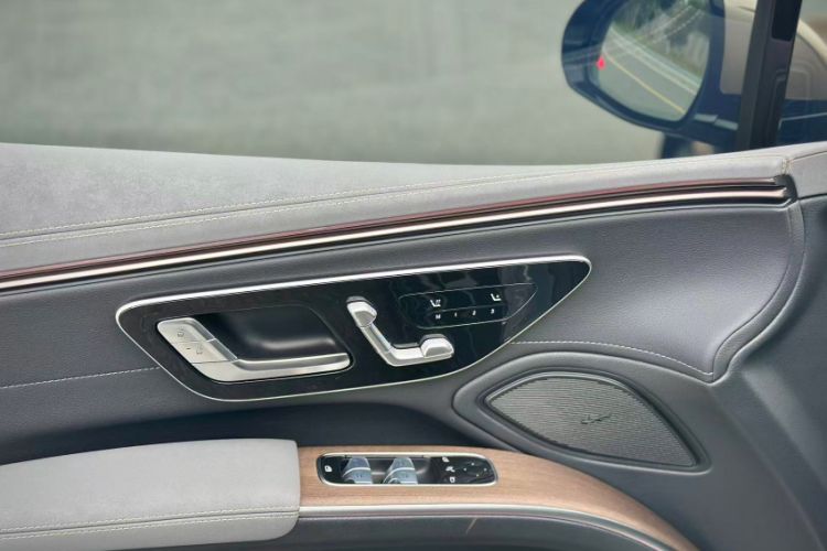 Used Mercedes-Benz EQS 2022 Updated Version 450+ Pioneer Edition Interior 11
