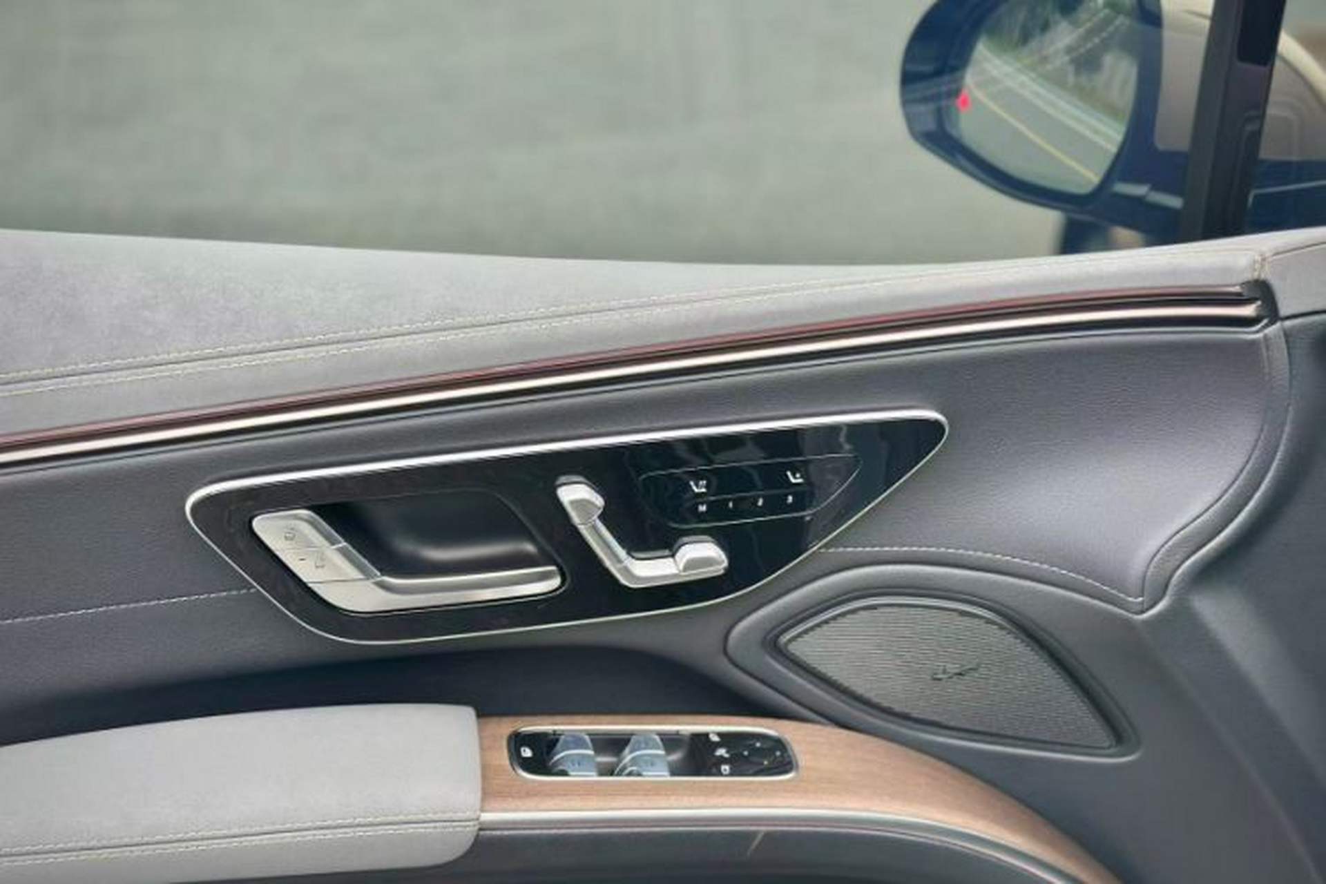 Used Mercedes-Benz EQS 2022 Updated Version 450+ Pioneer Edition Interior 11
