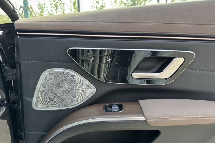 Used Mercedes-Benz EQS 2022 450+ Pioneer Edition Interior 15